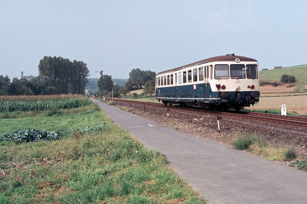 https://www.eisenbahnfotograf.de/datei/September 1981/1450111 DB 515516 Flacht 10.9.81.jpg